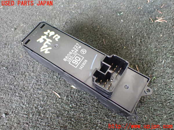 1UPJ-9229126240]デリカD：5(CV2W)右前パワーウィンドウスイッチ 中古_2