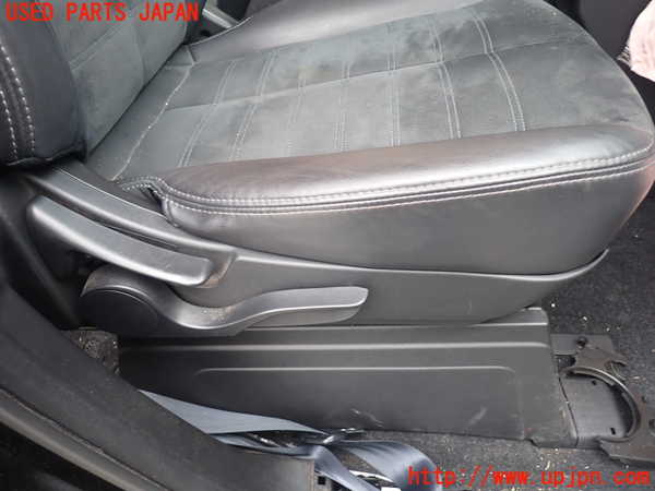 1UPJ-9229127035]デリカD：5(CV2W)運転席シート 中古_4