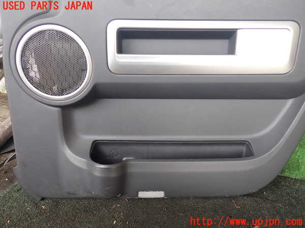 1UPJ-9229121234]デリカD：5(CV2W)右前ドア内張り 中古_3