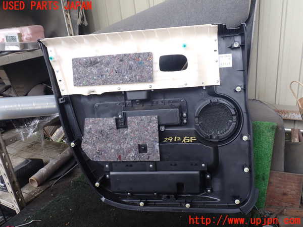 1UPJ-9229121234]デリカD：5(CV2W)右前ドア内張り 中古_4