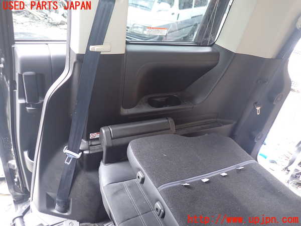 1UPJ-9229127675]デリカD：5(CV2W)右リアピラートリム 中古_4