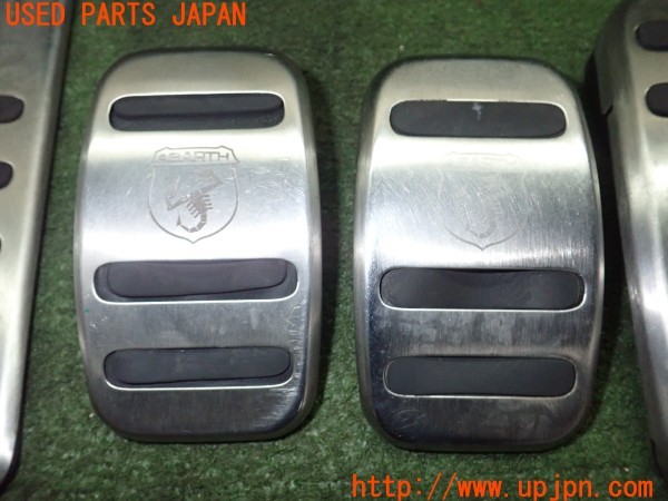 3UPJ=9229130630]アバルト 695 エッセエッセ(型式不明)純正 LS393136 ペダルカバー 左運転席側 マニュアル用 MT 中古_3
