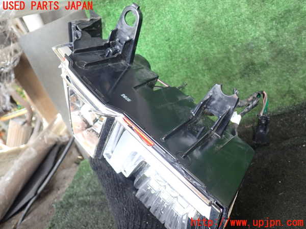 1UPJ-9229141536]デリカD：5(CV1W)左テールランプ ジャンク部品取り_3