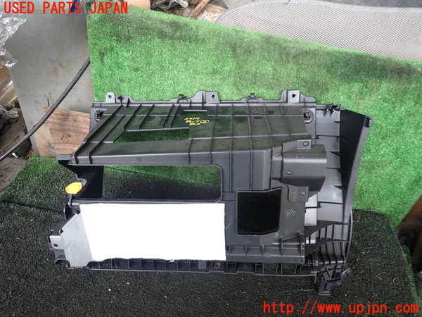 1UPJ-9229147517]デリカD：5(CV1W)グローブボックス2 中古_2
