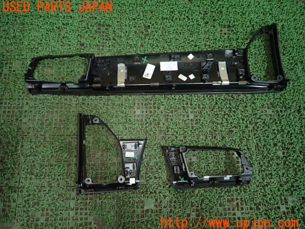 3UPJ=9229170645]ポルシェ マカン ターボ(95BCTL 95B型)社外 エアコン吹き出し口パネル  カーボン調パネル インテアリアパネル 中古_2