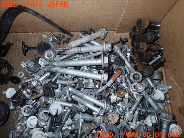 3UPJ=9229180720]マセラティ ギブリ(MG30C M157)ネジ・ナット・ステー類 ジャンク_4
