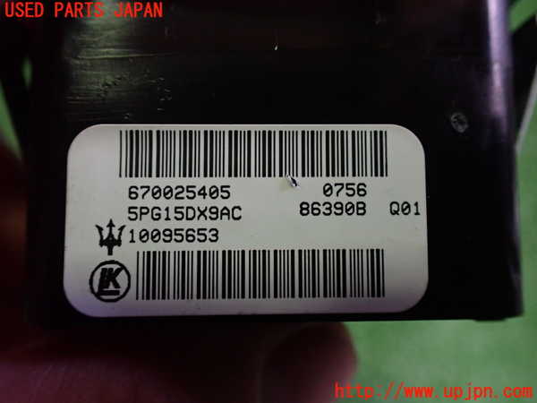 2UPJ-9229186240]マセラティ・ギブリ(MG30C)右前パワーウィンドウスイッチ 中古_3