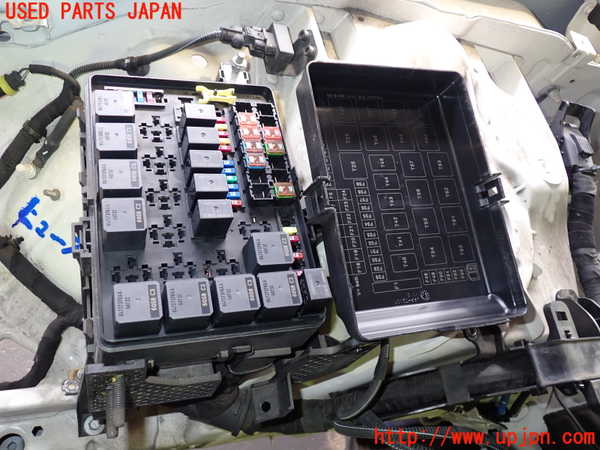 2UPJ-9229186741]マセラティ・ギブリ(MG30C)ヒューズボックス1 中古_2