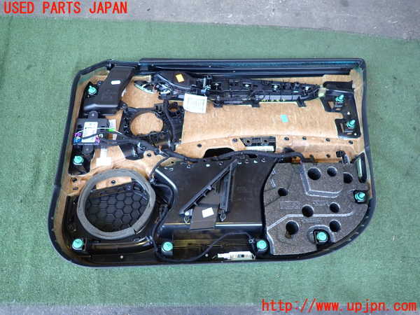 2UPJ-9229181264]マセラティ・ギブリ(MG30C)左前ドア内張り 中古_5
