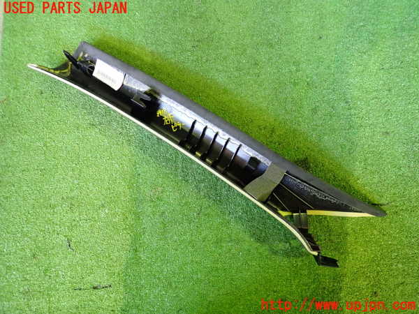 2UPJ-9229187655]マセラティ・ギブリ(MG30C)右フロントピラートリム 中古_2