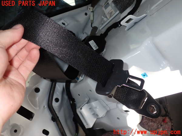 2UPJ-9229187155]マセラティ・ギブリ(MG30C)右2列目シートベルト 中古_2