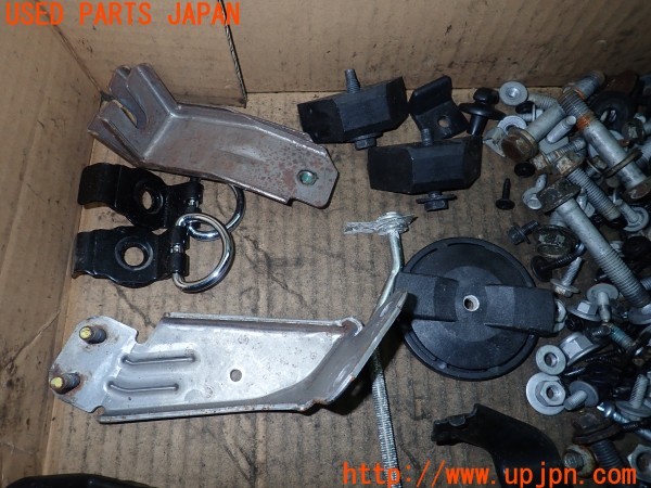 3UPJ=9229200720]キャデラック CTS スポーツセダン(X322B)ネジ・ナット・ステー類 セット ジャンク_2