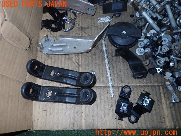 3UPJ=9229200720]キャデラック CTS スポーツセダン(X322B)ネジ・ナット・ステー類 セット ジャンク_3