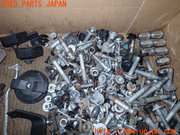 3UPJ=9229200720]キャデラック CTS スポーツセダン(X322B)ネジ・ナット・ステー類 セット ジャンク_4