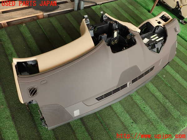 2UPJ-9229207505]キャデラック・CTS スポーツセダン(X322B)ダッシュボード (左ハンドル) 中古_2