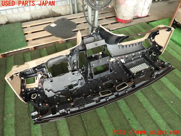 2UPJ-9229207505]キャデラック・CTS スポーツセダン(X322B)ダッシュボード (左ハンドル) 中古_5