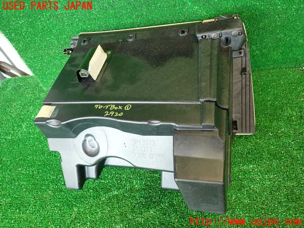 2UPJ-9229207516]キャデラック・CTS スポーツセダン(X322B)グローブボックス1 (左ハンドル) 中古_4