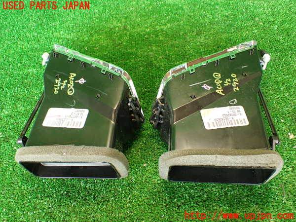 2UPJ-9229207526]キャデラック・CTS スポーツセダン(X322B)エアコン吹き出し口1 (真中) (左ハンドル) 中古_2