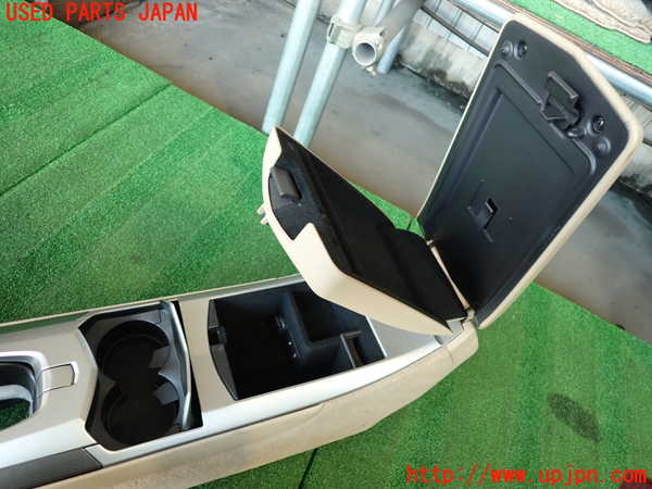 2UPJ-9229207540]キャデラック・CTS スポーツセダン(X322B)センターコンソール (左ハンドル) 中古_3