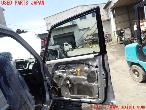 1UPJ-9229231230]パジェロ(V45W)右前ドア M2H3 中古_3