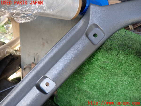 1UPJ-9229237655]パジェロ(V45W)右フロントピラートリム 中古_2