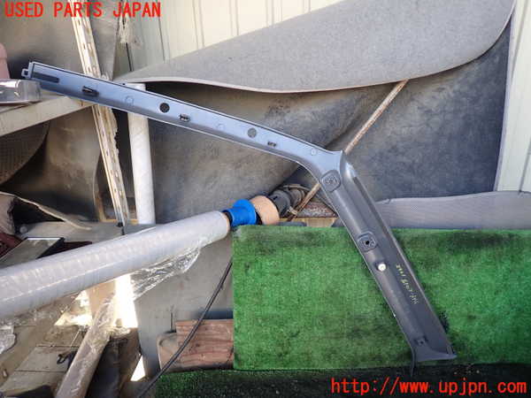 1UPJ-9229237655]パジェロ(V45W)右フロントピラートリム 中古_4