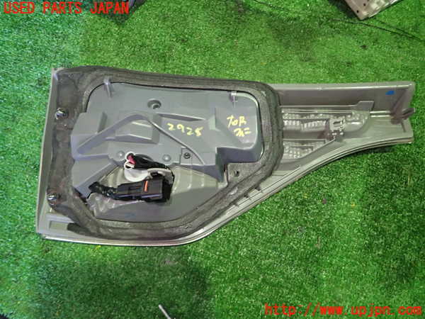 1UPJ-9229251550]エスティマ(ACR55W)右リアフィニッシャー 中古_2