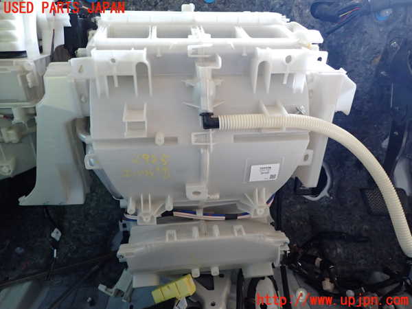 1UPJ-9229256081]エスティマ(ACR55W)エバポレーター1(フロント) 中古_2