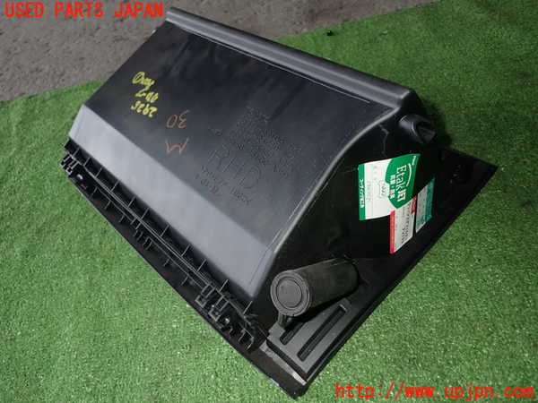 1UPJ-9229257516]エスティマ(ACR55W)グローブボックス1 中古_4