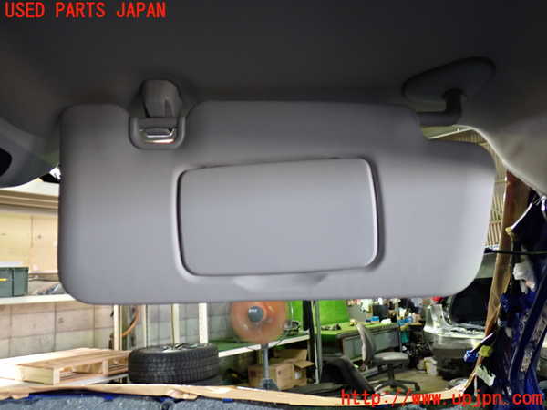 1UPJ-9229267625]レヴォーグ(VN5)室内サンバイザー右側 中古_2