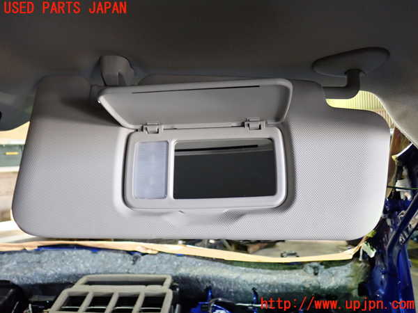 1UPJ-9229267625]レヴォーグ(VN5)室内サンバイザー右側 中古_3