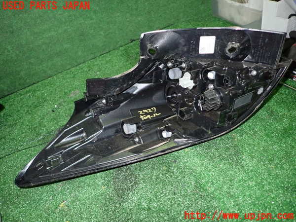 1UPJ-9229271530]ヤリス(YARIS) クロス ハイブリッド(MXPJ10)右テールランプ 中古_4
