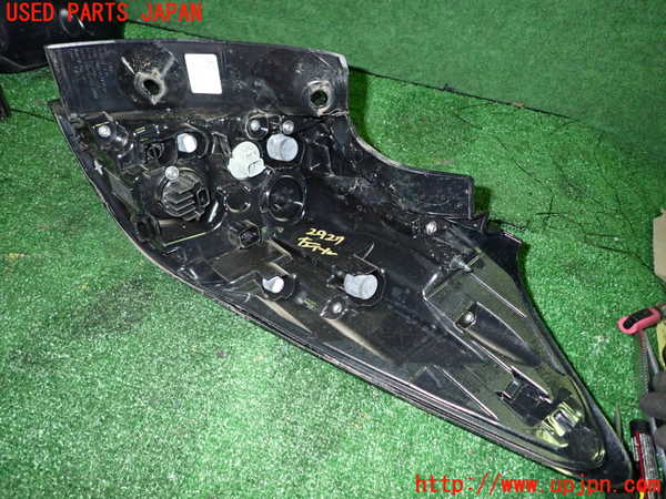 1UPJ-9229271536]ヤリス(YARIS) クロス ハイブリッド(MXPJ10)左テールランプ 中古_4