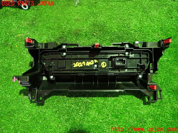 1UPJ-9229276066]ヤリス(YARIS) クロス ハイブリッド(MXPJ10)エアコンスイッチ1 中古_3