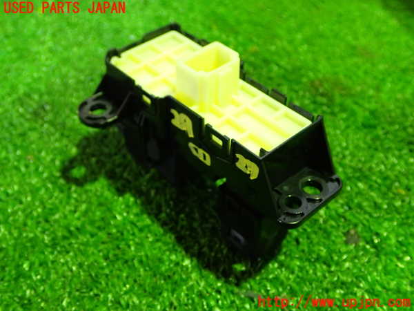 1UPJ-9229276306]ヤリス(YARIS) クロス ハイブリッド(MXPJ10)スイッチ1 (パーキング) 中古_2