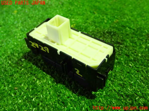 1UPJ-9229276307]ヤリス(YARIS) クロス ハイブリッド(MXPJ10)スイッチ2 (走行モード・VSC OFF) 中古_2
