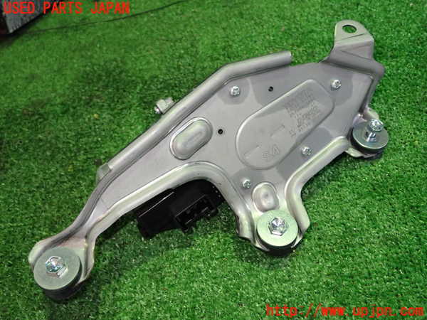 1UPJ-9229276775]ヤリス(YARIS) クロス ハイブリッド(MXPJ10)リアワイパーモーター 中古_3