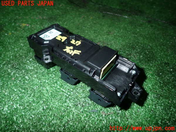 1UPJ-9229276240]ヤリス(YARIS) クロス ハイブリッド(MXPJ10)右前パワーウィンドウスイッチ 中古_2