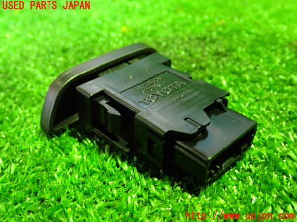 1UPJ-9229276290]ヤリス(YARIS) クロス ハイブリッド(MXPJ10)ハザードスイッチ 中古_3