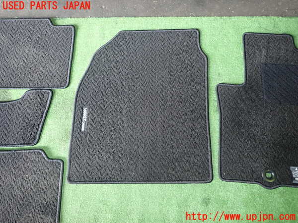 1UPJ-9229277800]ヤリス(YARIS) クロス ハイブリッド(MXPJ10)フロアマット 中古_3