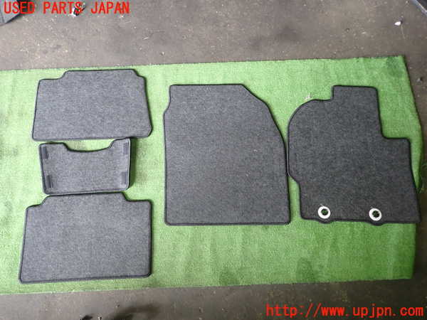 1UPJ-9229277800]ヤリス(YARIS) クロス ハイブリッド(MXPJ10)フロアマット 中古_5