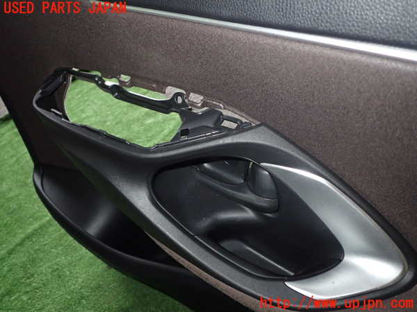 1UPJ-9229271234]ヤリス(YARIS) クロス ハイブリッド(MXPJ10)右前ドア内張り 中古_2