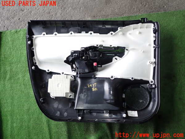 1UPJ-9229271234]ヤリス(YARIS) クロス ハイブリッド(MXPJ10)右前ドア内張り 中古_3