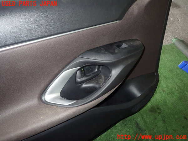 1UPJ-9229271264]ヤリス(YARIS) クロス ハイブリッド(MXPJ10)左前ドア内張り 中古_3