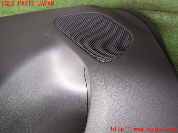 1UPJ-9229271324]ヤリス(YARIS) クロス ハイブリッド(MXPJ10)左後ドア内張り 中古_2