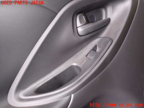 1UPJ-9229271324]ヤリス(YARIS) クロス ハイブリッド(MXPJ10)左後ドア内張り 中古_3