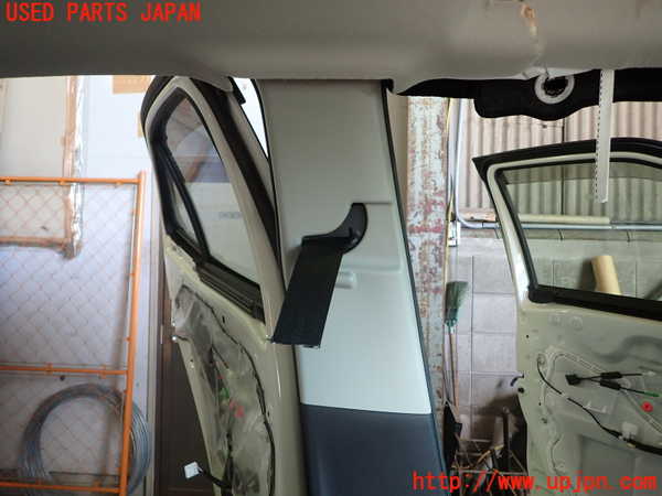 1UPJ-9229277670]ヤリス(YARIS) クロス ハイブリッド(MXPJ10)左センターピラートリム 中古_2