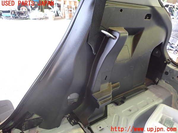 1UPJ-9229277675]ヤリス(YARIS) クロス ハイブリッド(MXPJ10)右リアピラートリム 中古_3