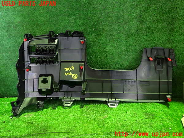 1UPJ-9229277693]ヤリス(YARIS) クロス ハイブリッド(MXPJ10)内装トリム類3 中古_2