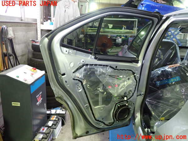 1UPJ-9229281320]ヤリス(YARIS) クロス ハイブリッド(MXPJ15)左後ドア AGC M2L3 中古_4
